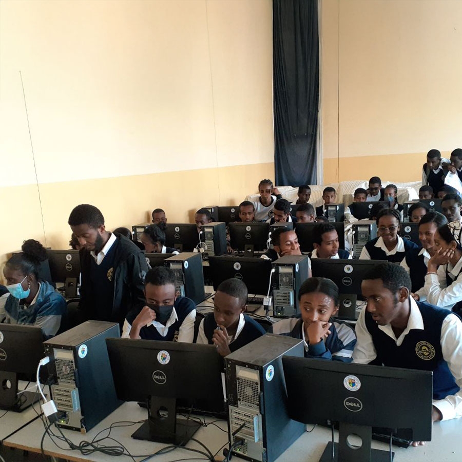 Ampliamento e sostegno all’alfabetizzazione informatica - Don Bosco Catholic School 