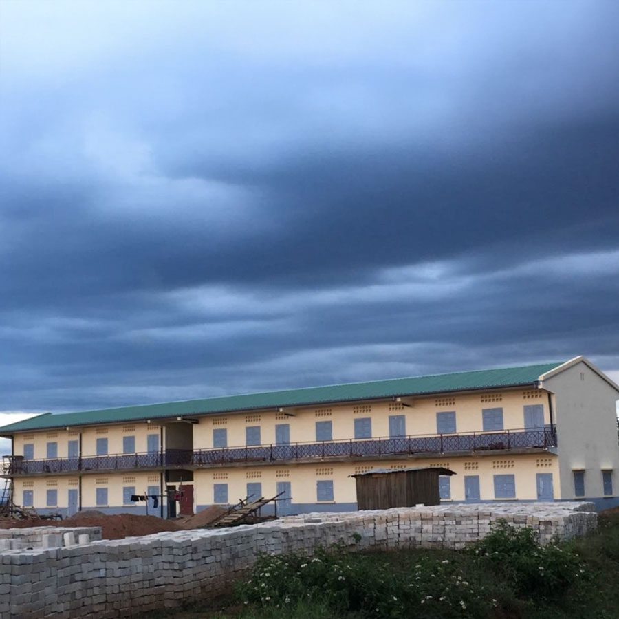 Una nuova scuola ad Amparamanina