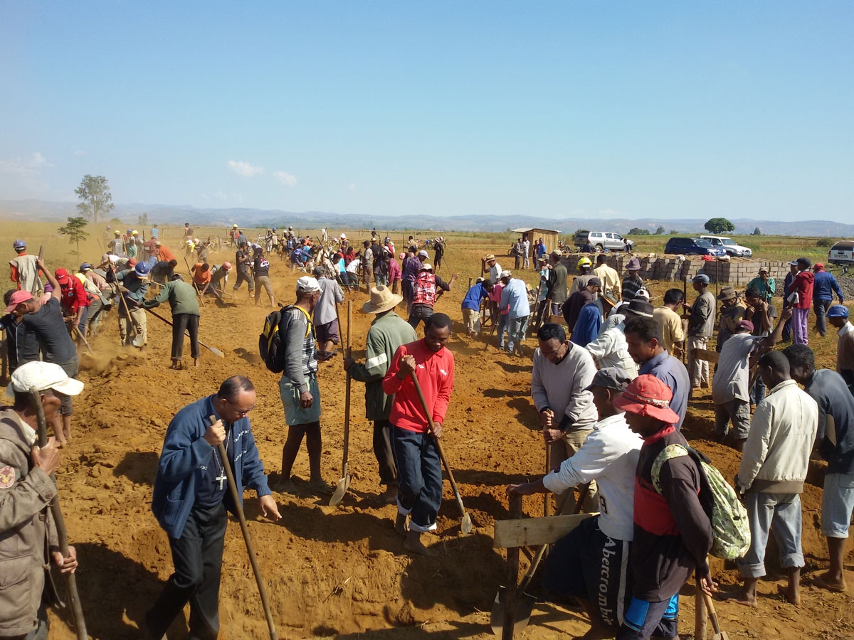 Una nuova scuola ad Amparamanina